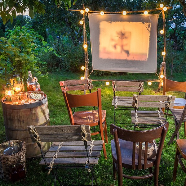 outdoor movie night garden, tampa bay fl